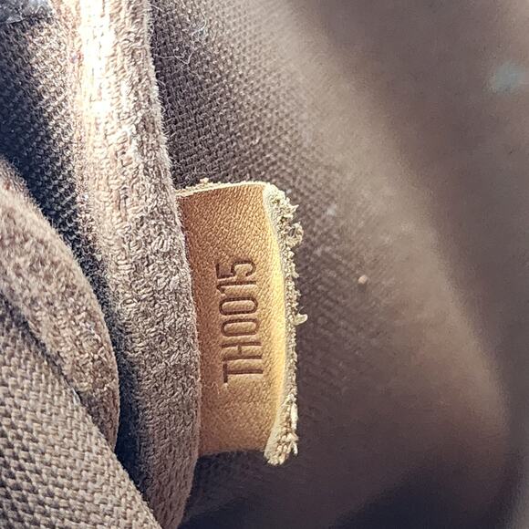 Louis Vuitton 2005 Takashi Murakami Monogram Cherry Pochette Accessoires Clutch - Picture 7 of 7